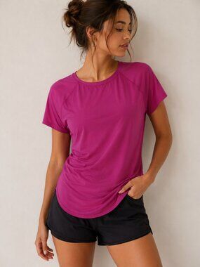 $75 Athleta Hot Pink Performance Tee Size M Quick Dry